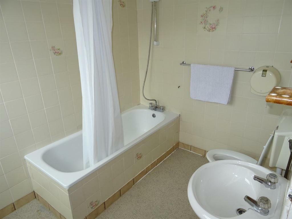 Abreakaway Lodge Newquay  Phòng bức ảnh